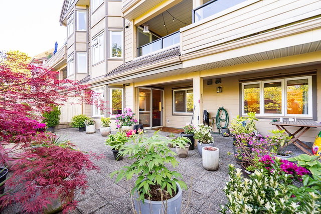 303 - 160 Shoreline Circle