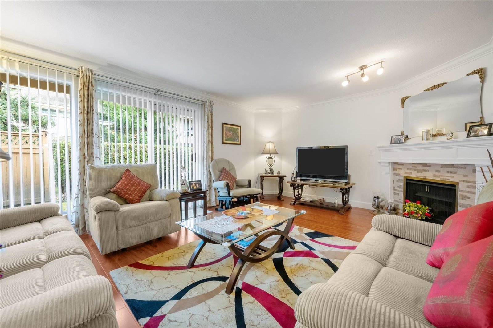 Listing Image 10