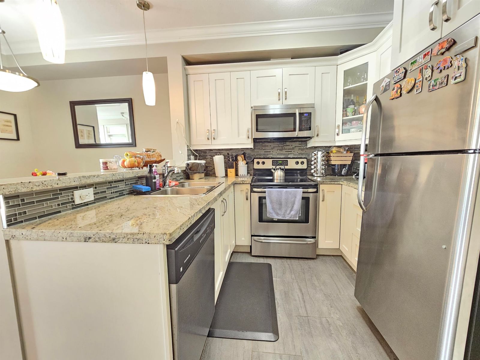 Listing Image 8