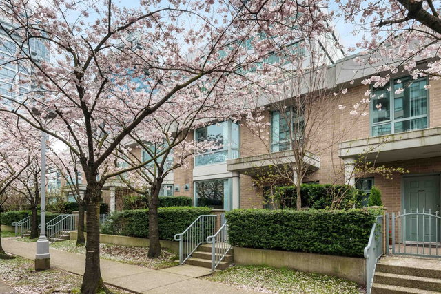 TH4 - 1889 Rosser Avenue