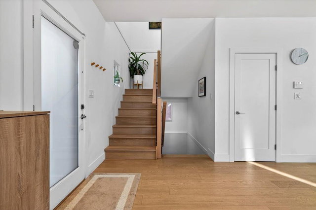 2 - 252 19th Street E