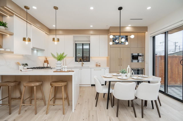 2 - 150 51st Avenue E