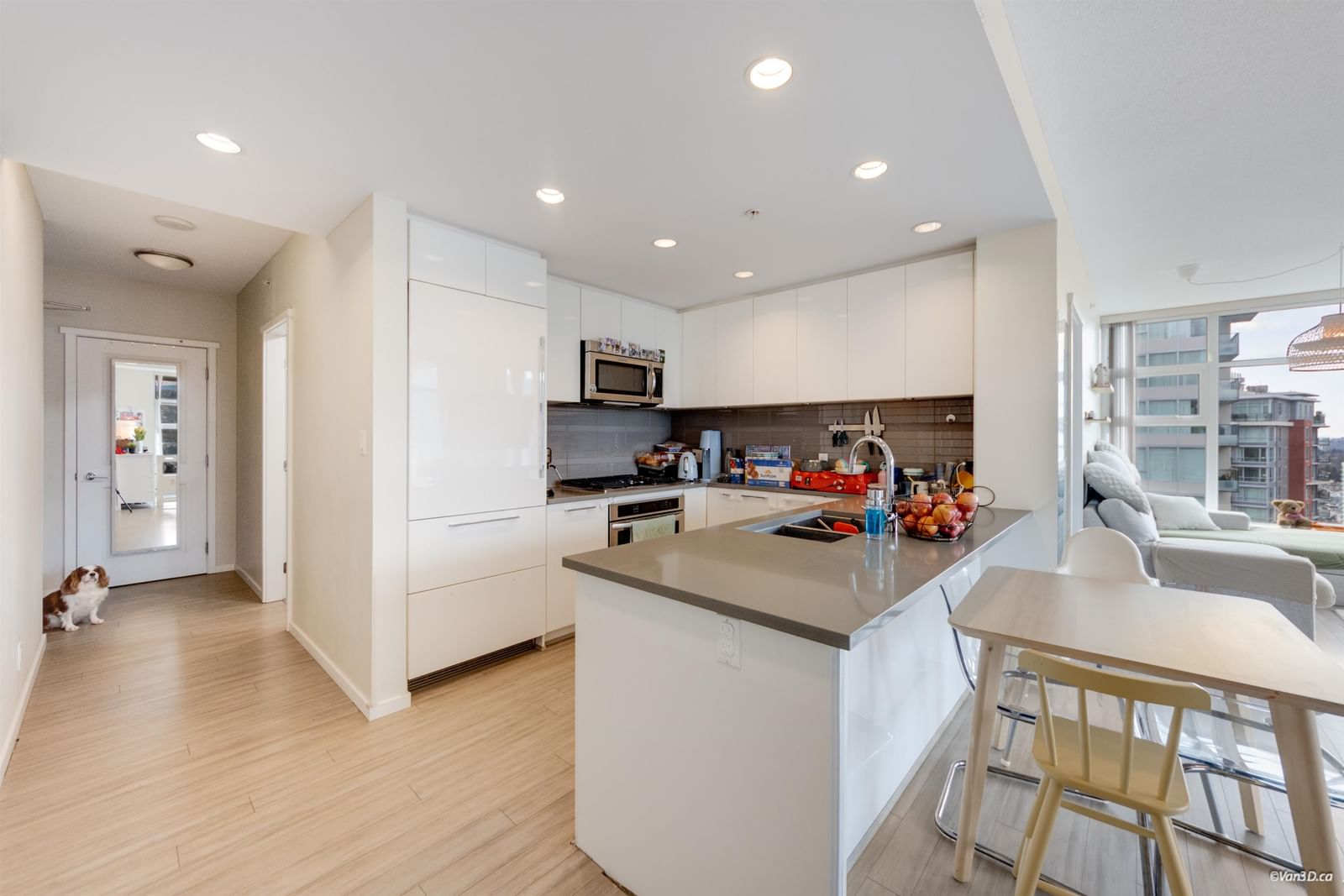 Listing Image 8