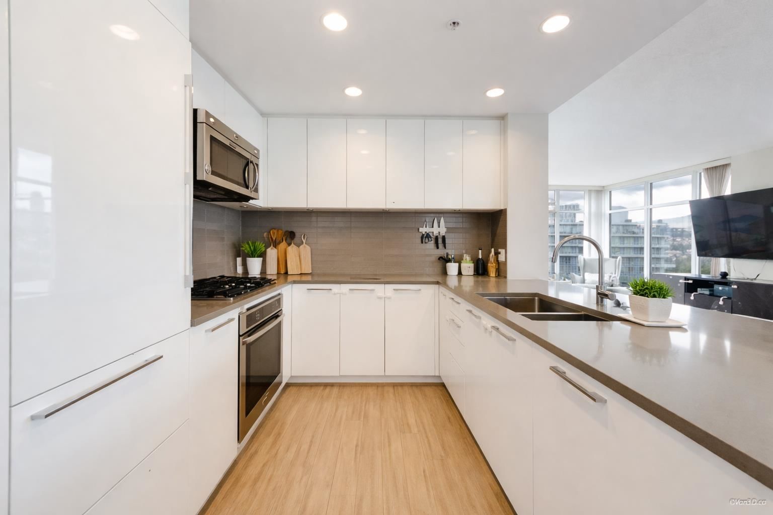 Listing Image 9