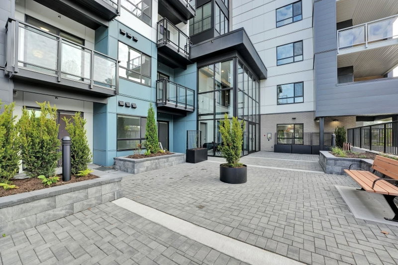 118 - 33886 Pine Street