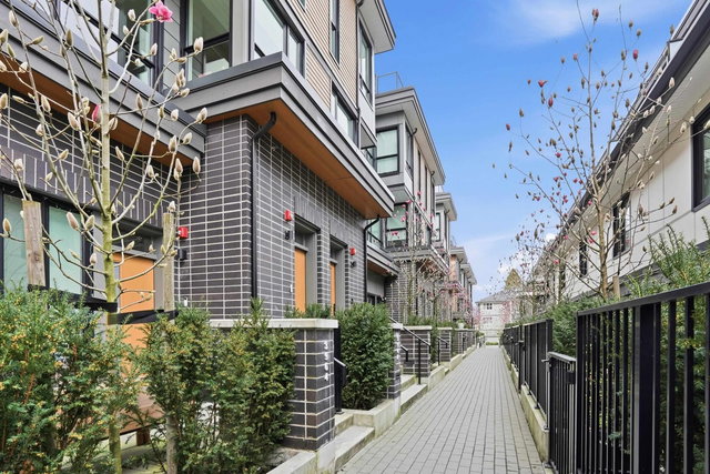 3960 Dumfries Street