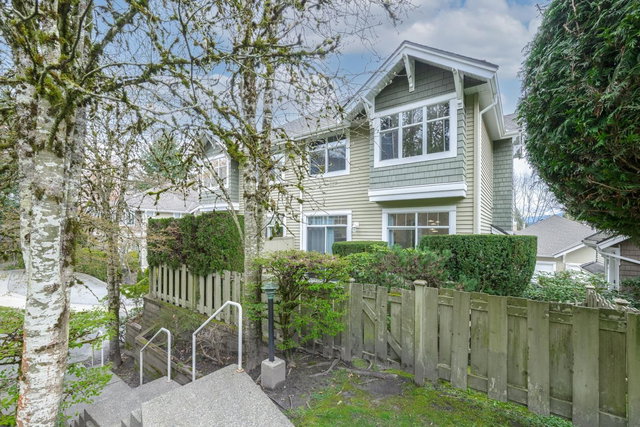 20 - 5240 Oakmount Crescent