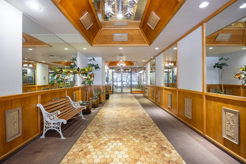 502 - 534 Sixth Street, New Westminster, V3L 5K7 | Image 2