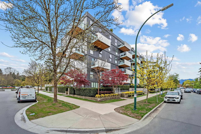 302 - 5089 Quebec Street