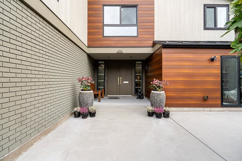 5570 Hampstead Place, Burnaby, V5E 4E7 | Image 2