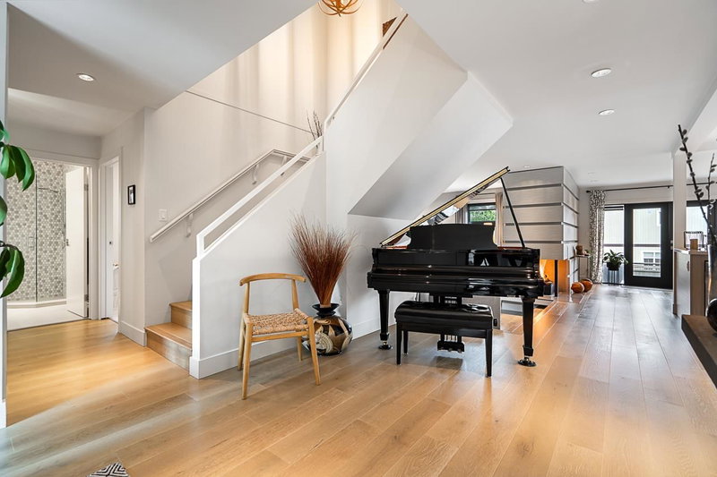 5570 Hampstead Place, Burnaby, V5E 4E7 | Image 3