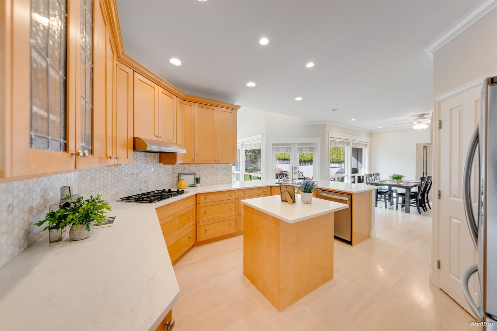 Listing Image 12
