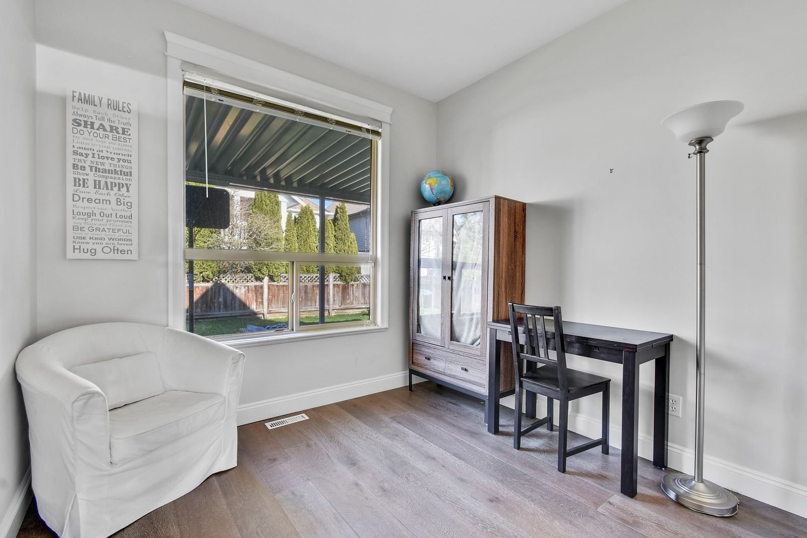 Listing Image 19