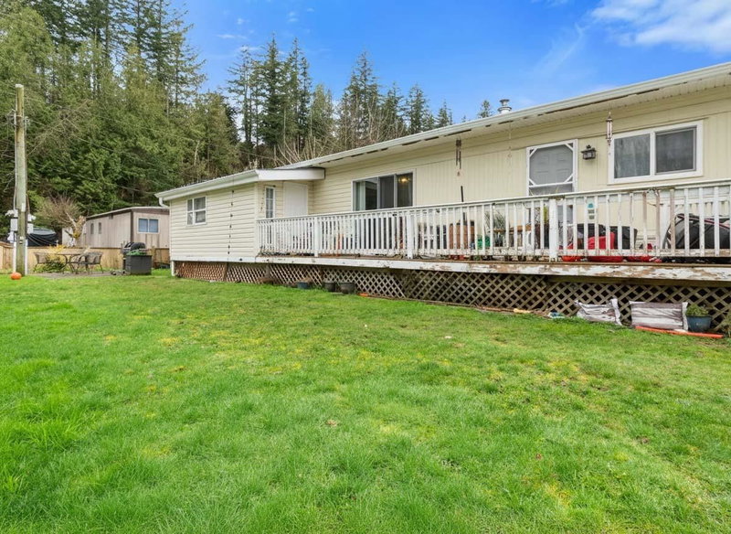 27 - 3942 Columbia Valley Road