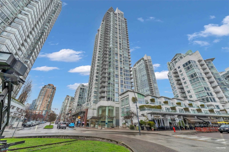 1506 - 1199 Marinaside Crescent