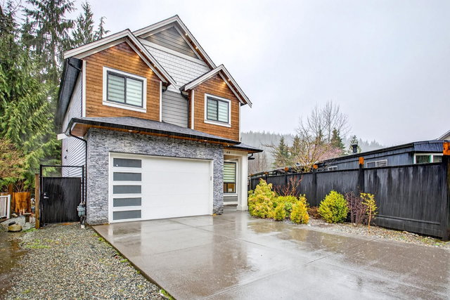 44 - 3295 Sunnyside Road