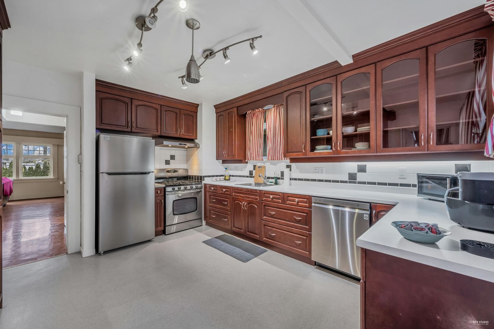 Listing Image 19