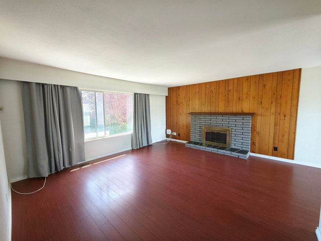 10271 Rosedene Crescent