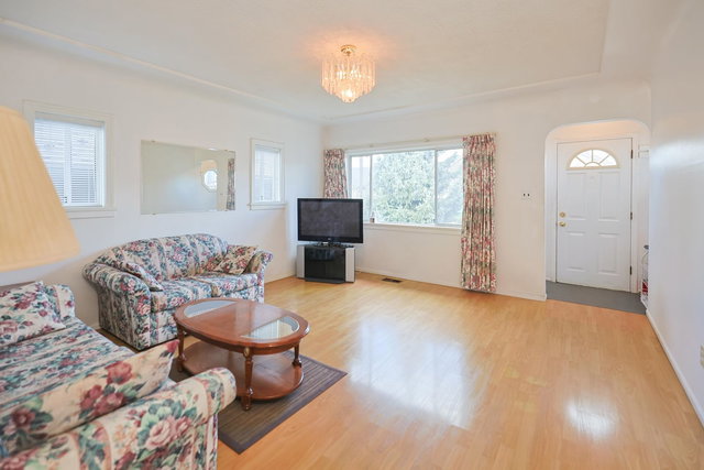 2584 Georgia Street E