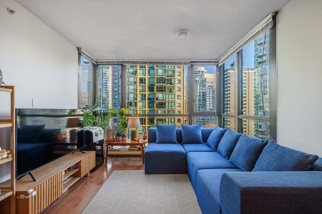 1706 - 1367 Alberni Street