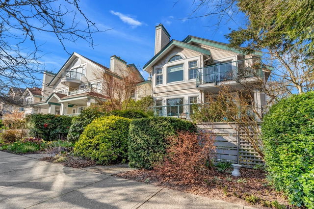 101 - 735 15 Avenue W