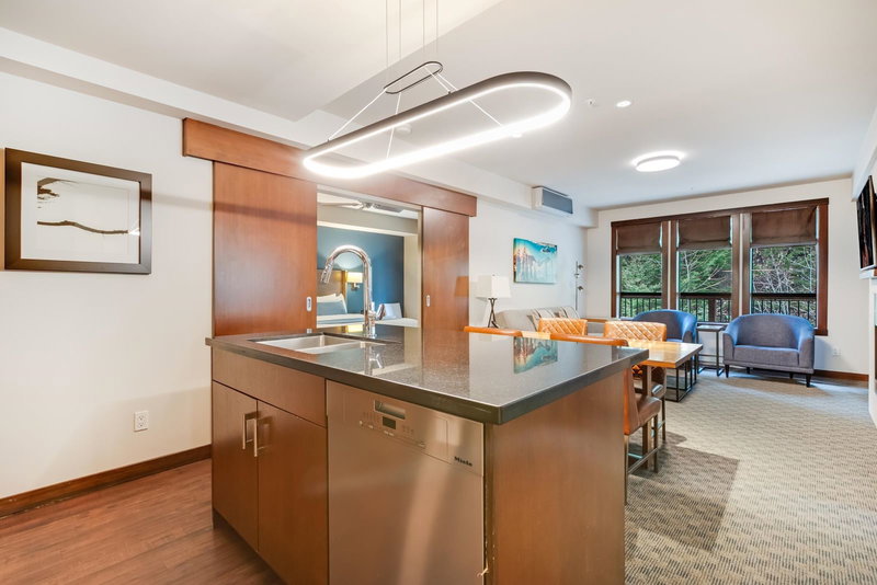 301B - 2020 London Lane, Whistler, V0N 1B2 | Image 2