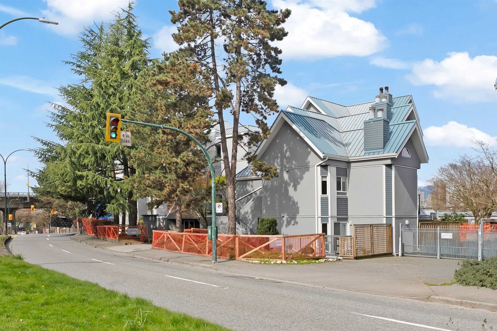 Listing Image 19