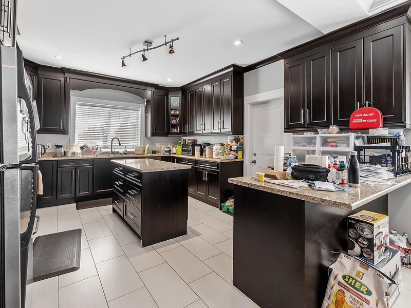 819 Clearbrook Road, Abbotsford, V2T 5X2 | Image 2