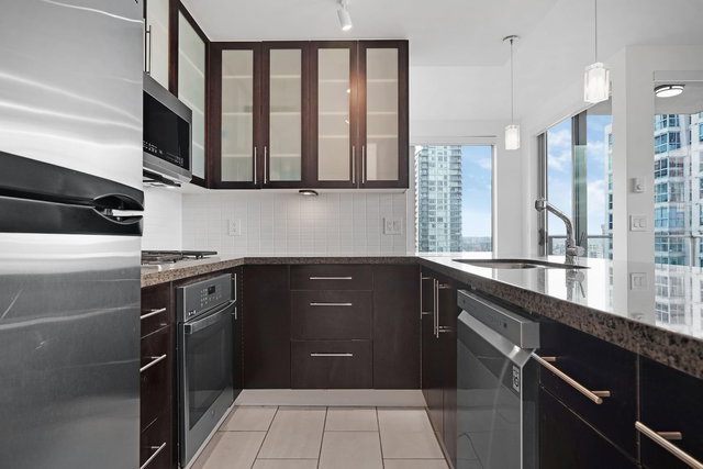 2404 - 1225 Richards Street