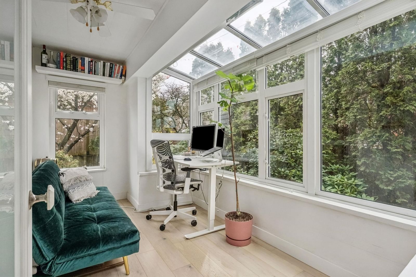 Listing Image 10