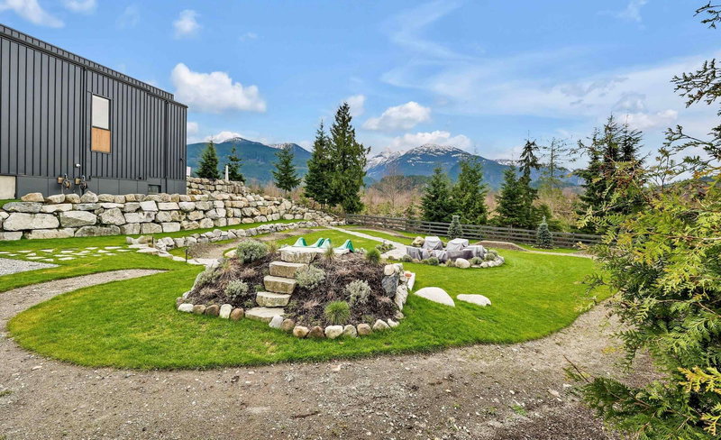 2934 Huckleberry Drive, Squamish, V8B 1B2 | Image 3