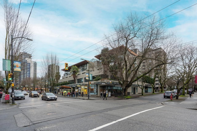 308 - 1688 Robson Street
