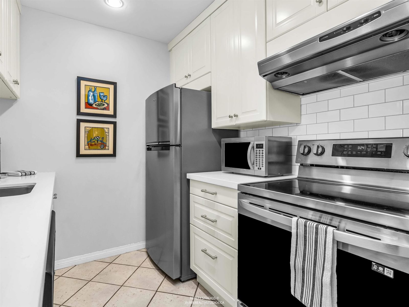 Listing Image 16