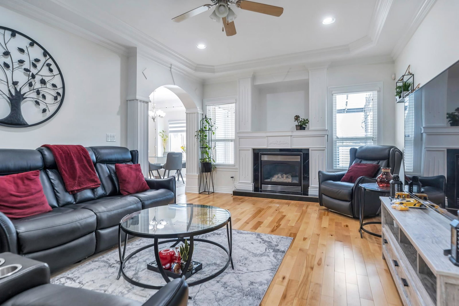 Listing Image 19