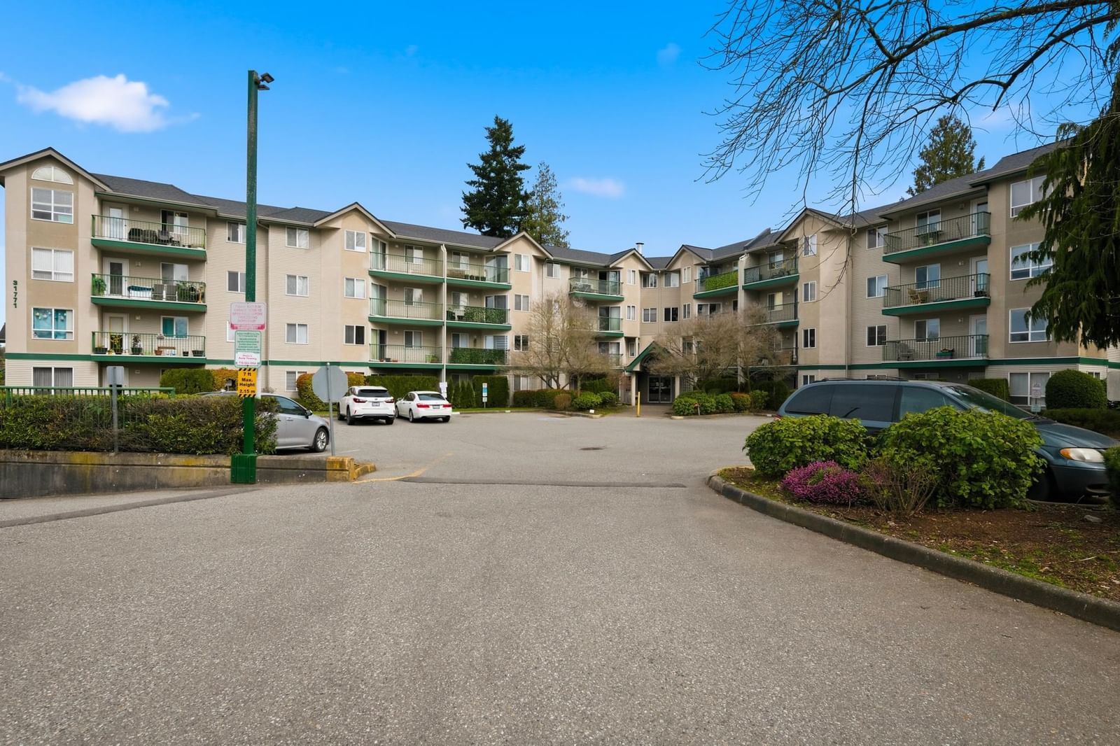 Listing Image 5