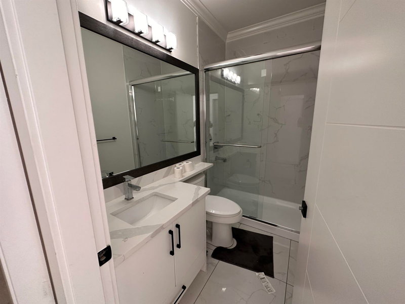 37xx Myrtle Street, Burnaby, V5C 4E8 | Image 2