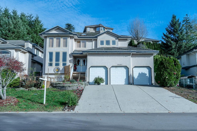 35683 Timberlane Drive, Abbotsford, V3G 1L6 | Image 2