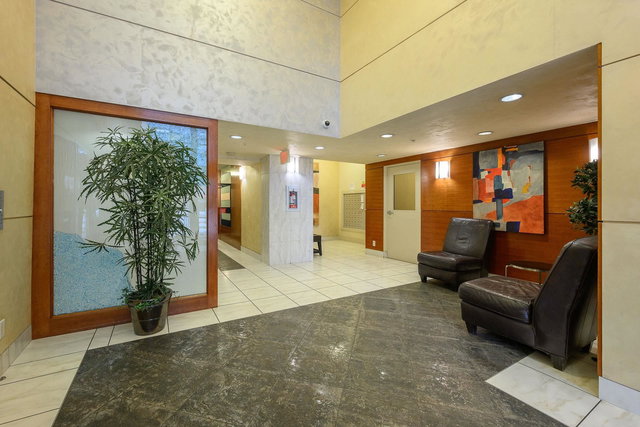 405 - 168 Esplanade E