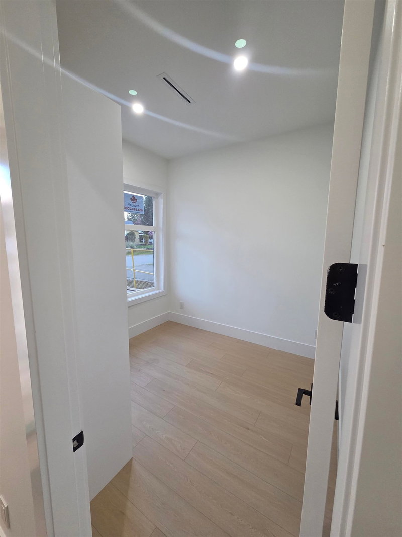 11663 89a Avenue, Delta, V4C 7J7 | Image 2