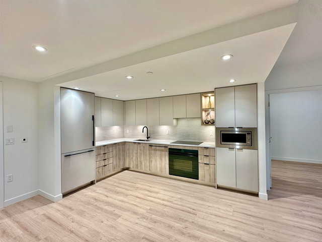 501 - 755 Harbourside Drive