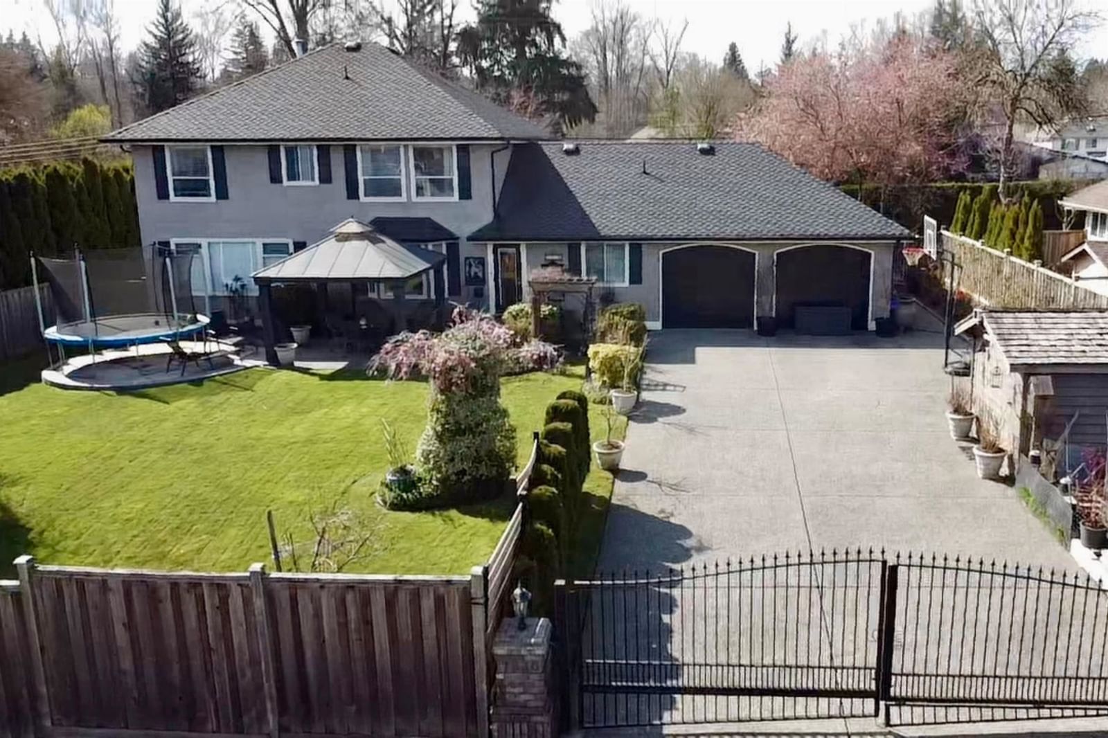 Listing Image 4