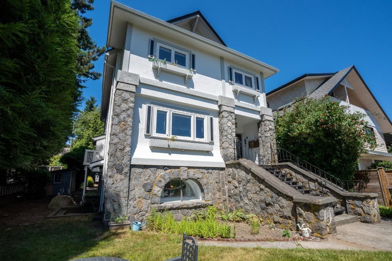 2575 3rd Avenue, Vancouver, V6K 1M2 | Image 2