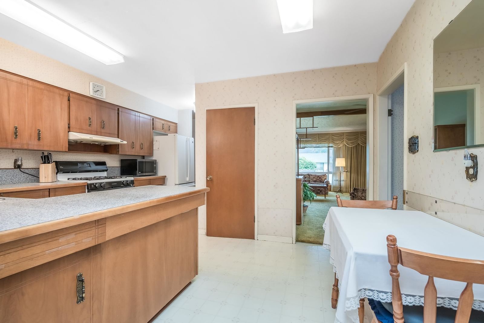 Listing Image 16