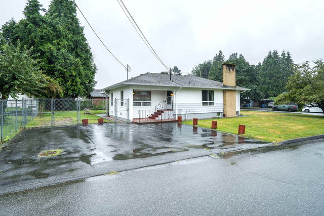 2084 Hollyberry Court