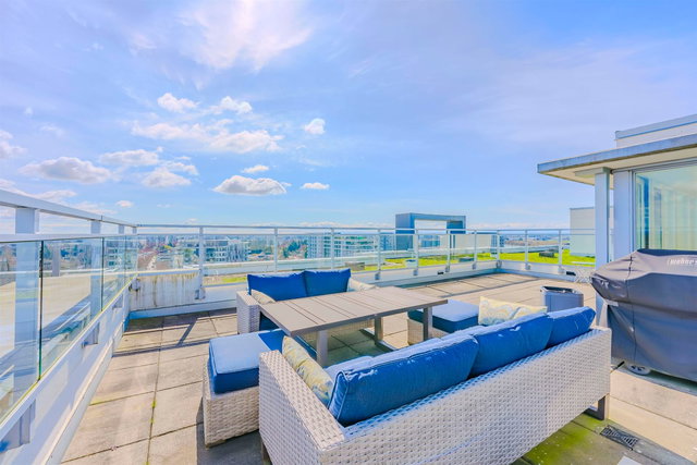 PH 1705 - 8677 Capstan Way