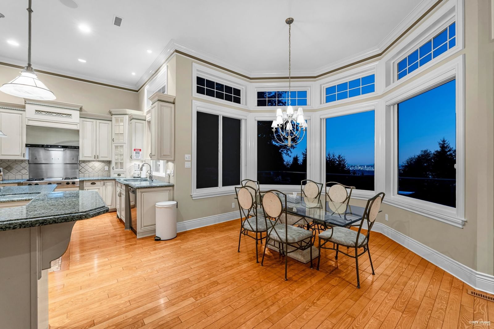 Listing Image 9