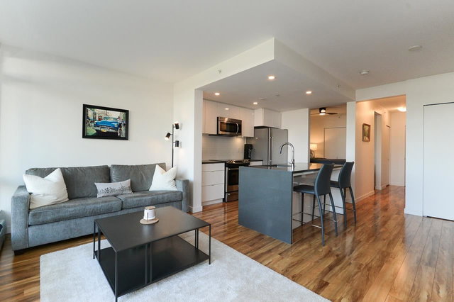 221 - 289 6th Avenue E