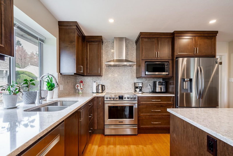 13560 15a Avenue, Surrey, V4A 8Z9 | Image 3
