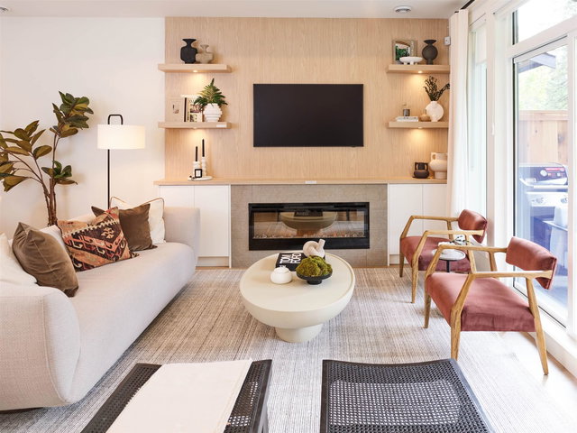 1 - 23697 Fern Crescent