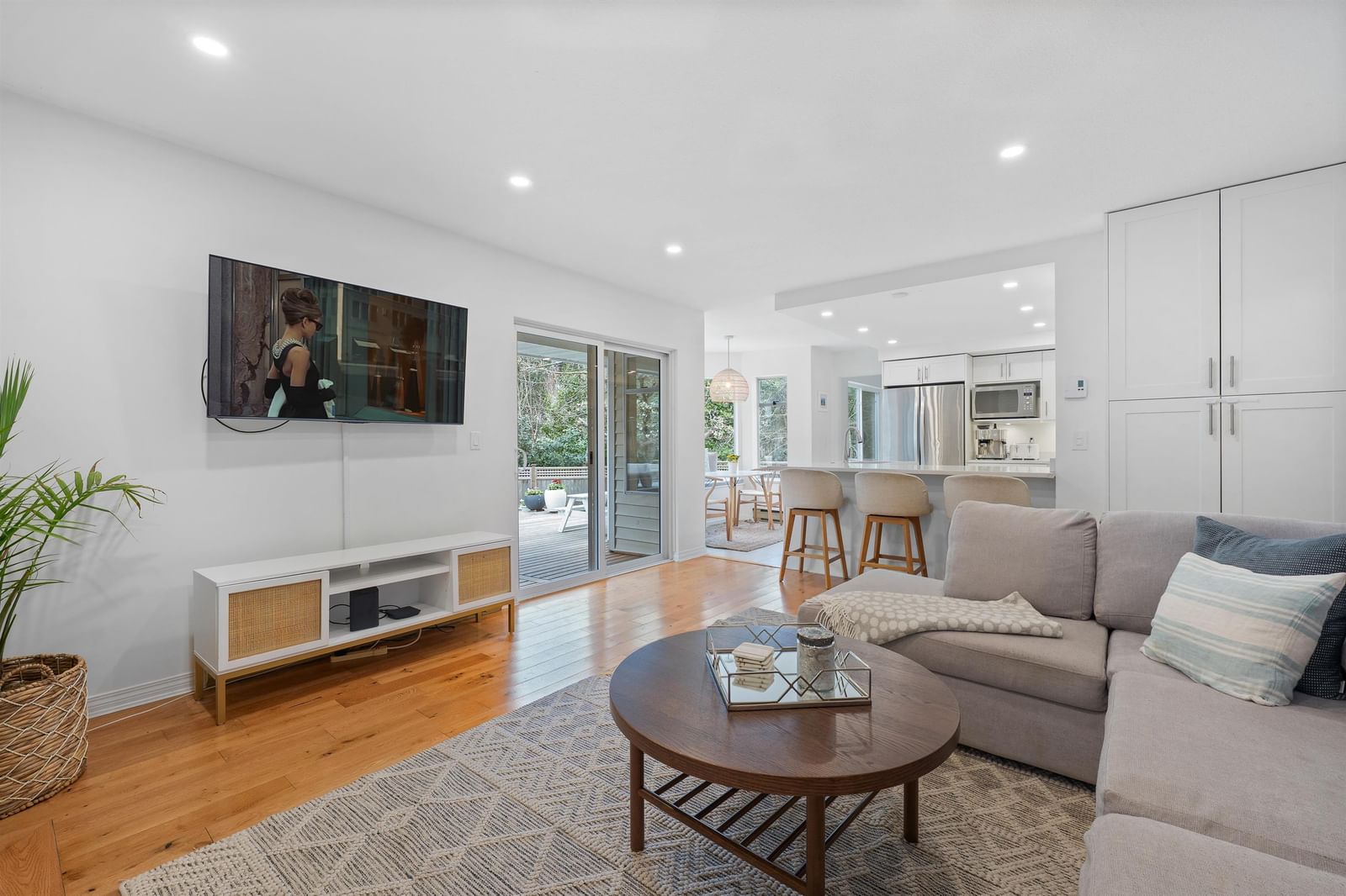 Listing Image 15